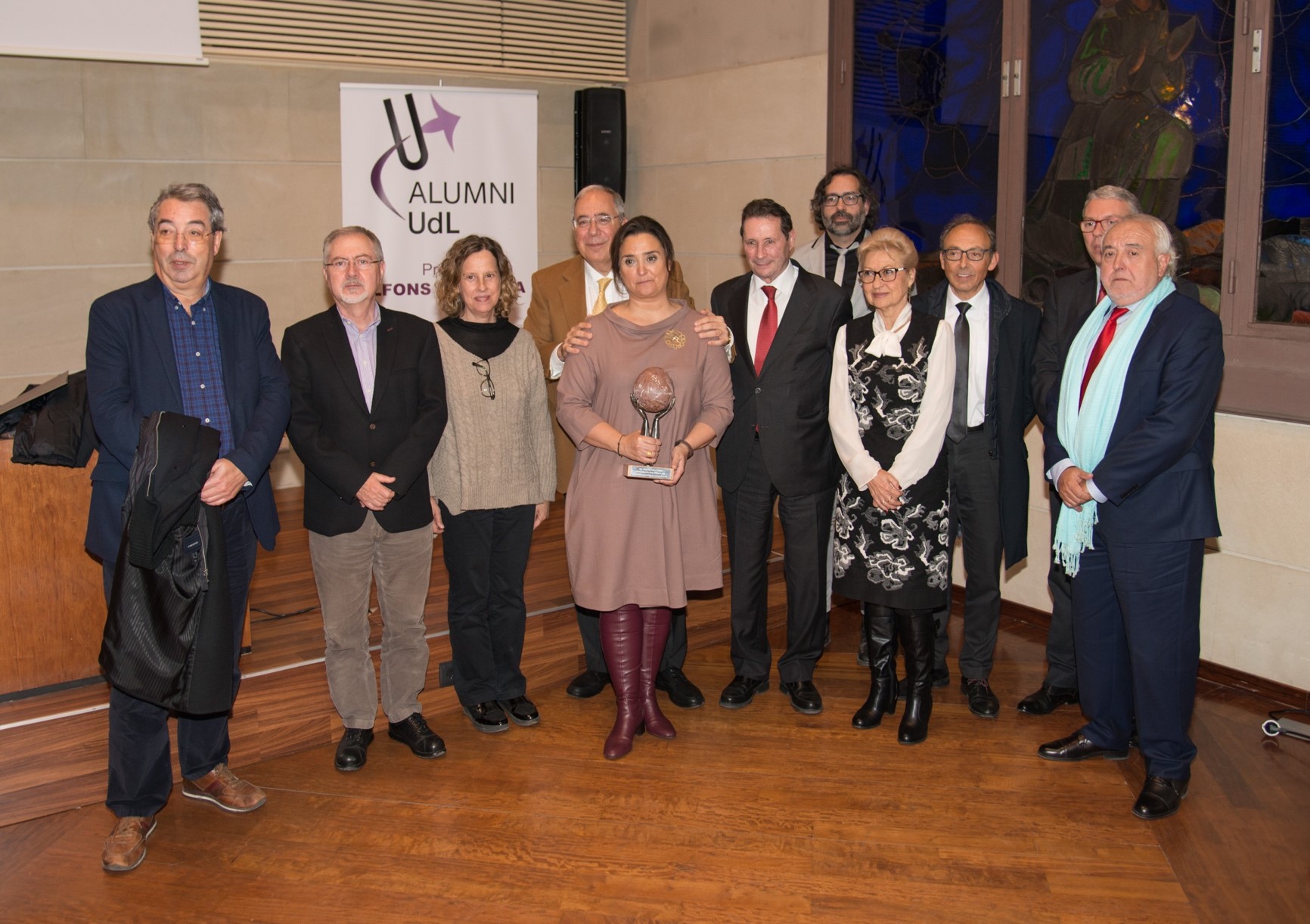 Premi-Alfons-de-Borja-2018-Nuria-Carretero-Premiada-amb-Junta-Alumni-i-Patrocinadors