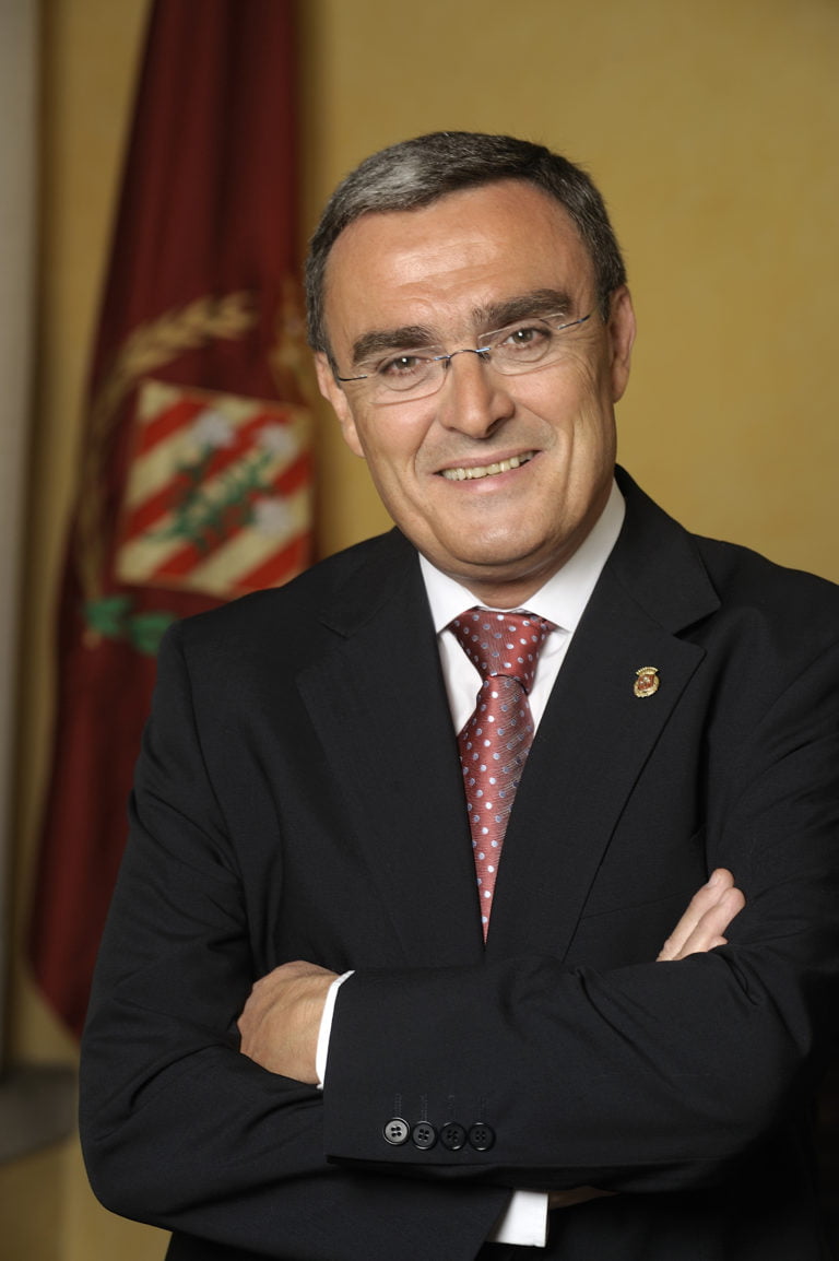 ROS-a-publicar-768x1154