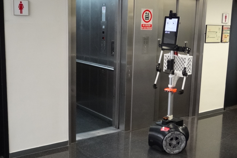 robot-ascensor.JPG_513066471